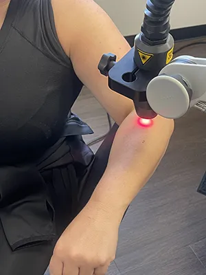 Chiropractic Elizabethtown KY Laser Therapy On Arm Chiropractic Elizabethtown KY Laser Therapy On Arm