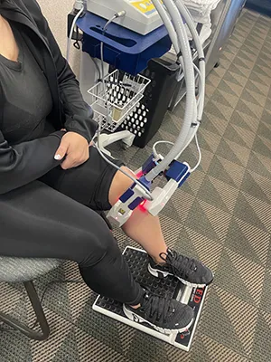 Chiropractic Elizabethtown KY Laser Therapy On Knee Chiropractic Elizabethtown KY Laser Therapy On Knee